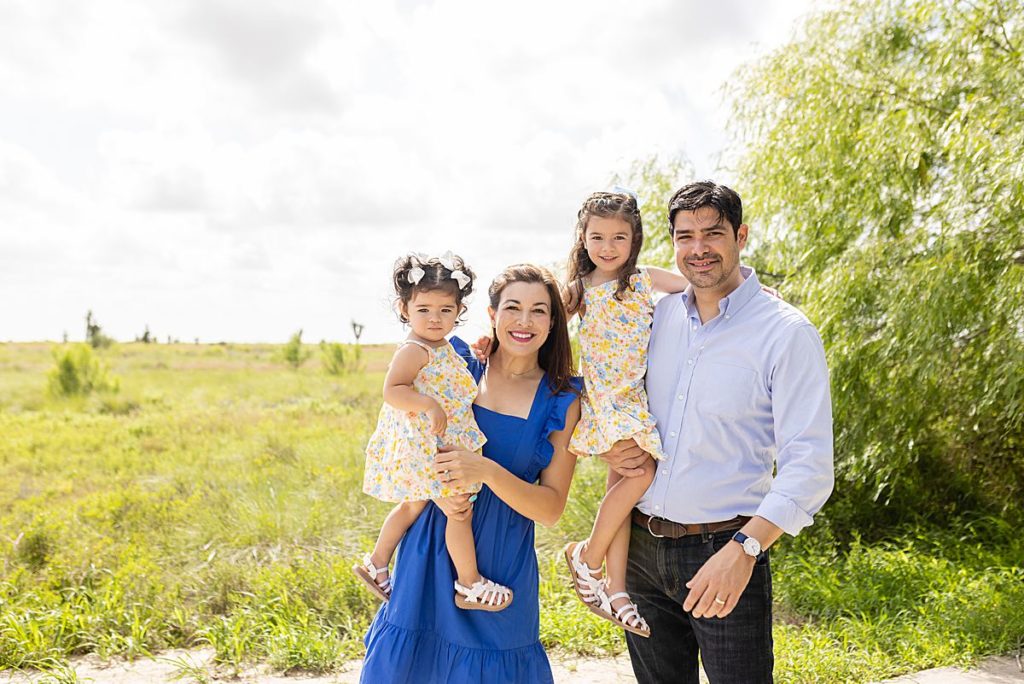 Family Portrait Session in Brownsville, Amor Bello Photography 